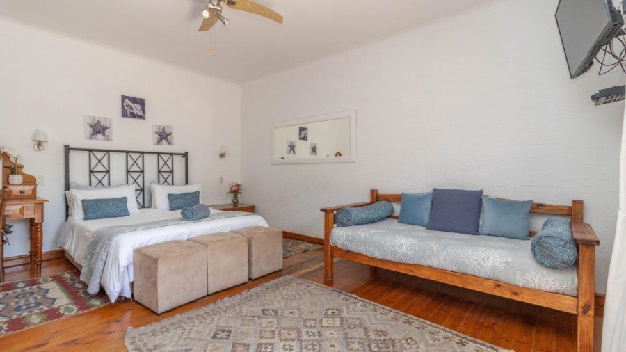 7 Bedroom Property for Sale in Westcliff Western Cape